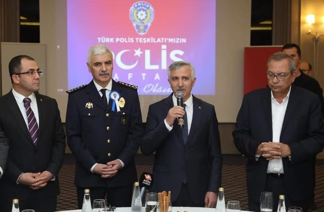 Vali Ünlüer, Polis Haftası Resepsiyonunda Emniyet Mensuplarıyla Buluştu