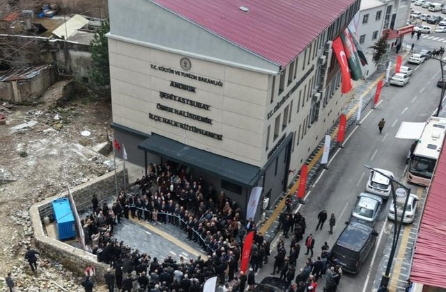 Andırın Şehit Astsubay Ömer Halisdemir İlçe Halk Kütüphanesi Hizmete Açıldı