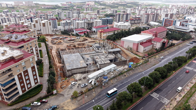 Kahramanmaraş’ın Yeni Nesil Gençlik ve Spor Kompleksi Hızla Yükseliyor