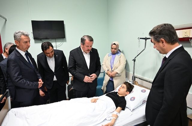 Memur-Sen Genel Başkanı Ali Yalçın KSÜ Tıp Fakültesi Hastanesinde Tedavi Gören YaralılarıZiyaret Etti