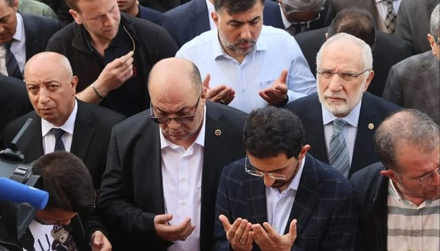 BAŞKAN AKPINAR CENAZE TÖRENİNE KATILDI