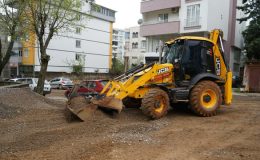 Büyükşehir Belediyesi ve KASKİ ekipleri, aşırı sağanak yağış alan bölgelerde çalışmalarını sürdürüyor.