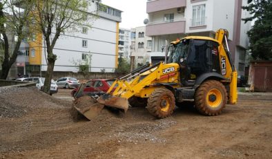 Büyükşehir Belediyesi ve KASKİ ekipleri, aşırı sağanak yağış alan bölgelerde çalışmalarını sürdürüyor.