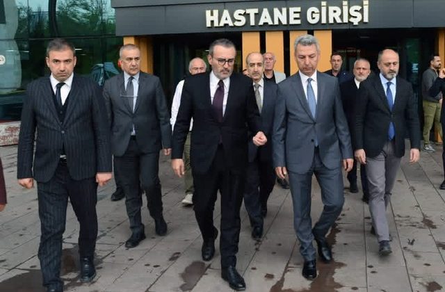 MAHİR ÜNAL’DAN KAHRAMANMARAŞ’TA YARALI ÖĞRENCİLERE DESTEK ZİYARETİ