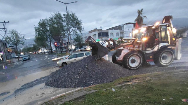 Sağanak Yağışın Getirdiği Olumsuzluklar Hızla Gideriliyor