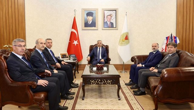 Rektör Okumuş’tan Vali Ünlüer’e Ziyaret