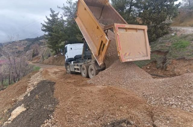 Çatmayayla–Kalaycık Yolunda Çalışmalar Sürüyor