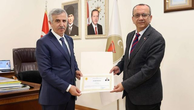 Vali Ünlüer’den Yusuf Karartı’ya Başarı Belgesi