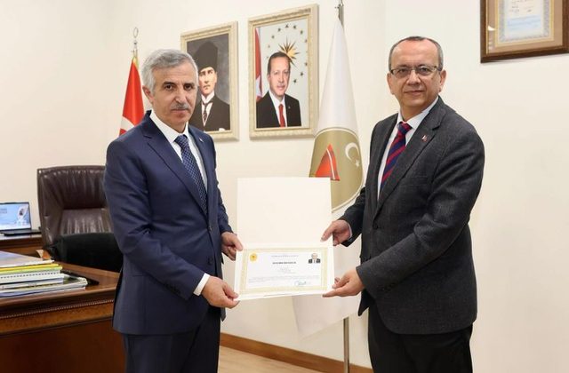 Vali Ünlüer’den Yusuf Karartı’ya Başarı Belgesi