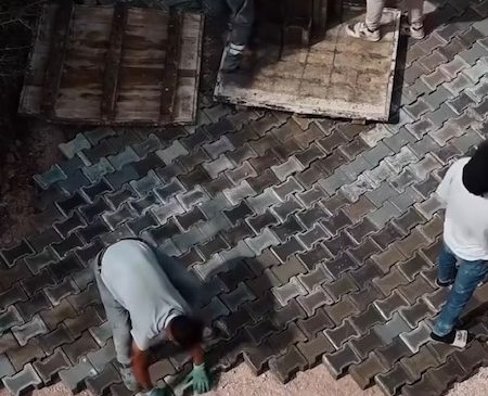 Beşbucak’ta Kilit Parke Yol Çalışmaları Sürüyor