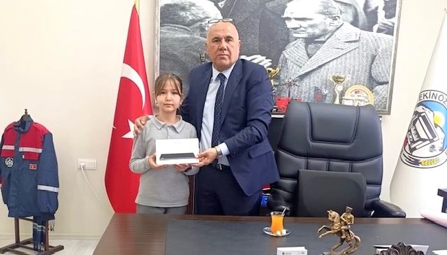 Ekinözü Belediyesi’nde 23 Nisan Coşkusu: Makam Koltuğu Minik Aybüke’ye Emanet