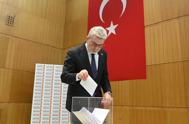 Büyükşehir’de Nisan Ayı Olağan Meclis Toplantısı Gerçekleştirildi