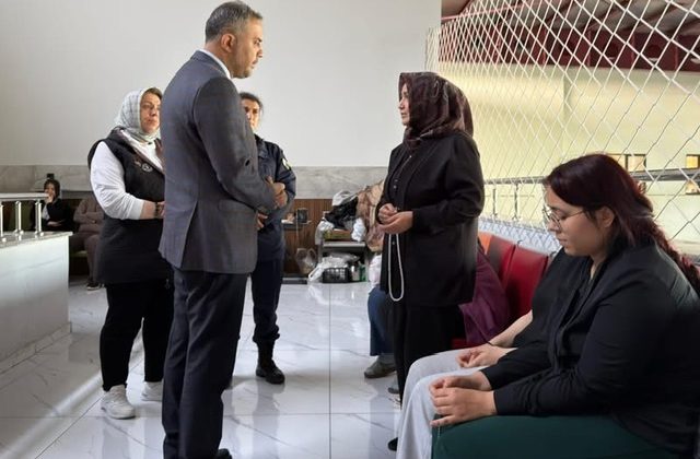 Başkan Hanifi Toptaş, okul saldırısında yaralanan öğrenciler ve ailelerini ziyaret etti