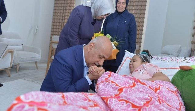 Kirişçi’den Yaralı Öğrencilere Ziyaret