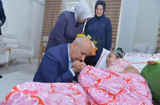 Kirişçi’den Yaralı Öğrencilere Ziyaret