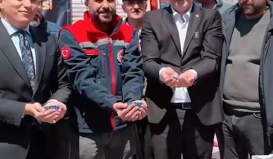 ANDIRIN’DA ÇİFTÇİYE DESTEK: YAĞLIK AYÇİÇEĞİ TOHUMU DAĞITILDI