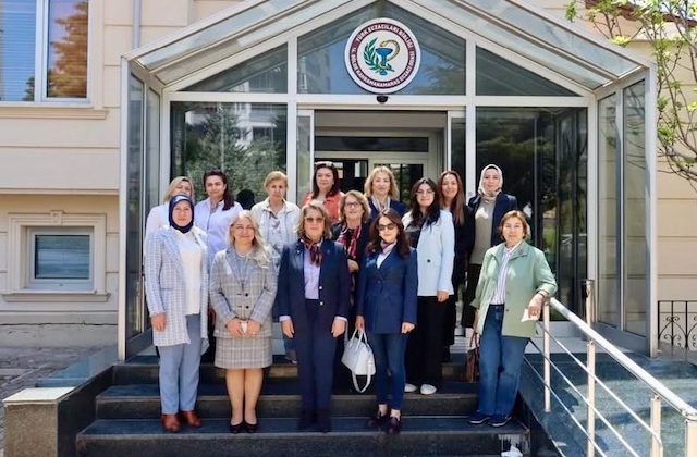 Eczacı Odası Başkanı Ebru Kaya’dan Kadın Dayanışmasına Vurgu