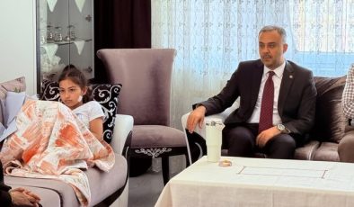 Başkan Toptaş’tan Yaralı Öğrencilere Ziyaret, Hayatını Kaybedenlerin Ailelerine Taziye