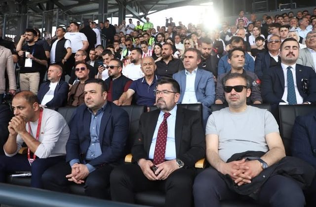 Fatih Yıldız’dan İstiklalspor’a Tribünden Destek Mesajı