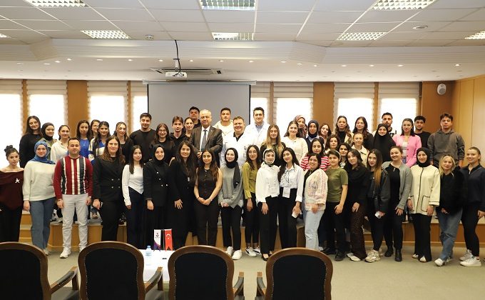 SANKO ÜNİVERSİTESİNDE “AMELİYATHANEDE GÜVENLİ CERRAHİ”  KONFERANSI DÜZENLENDİ