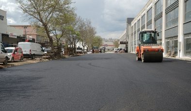 Büyükşehir, Toptancılar Sitesinde Asfalt Çalışmasını Sürdürüyor