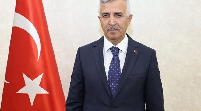 Kahramanmaraş Valisi Ünlüer’den 23 Nisan Mesajı: “Bayramı Derin Bir Hüzünle İdrak Ediyoruz”