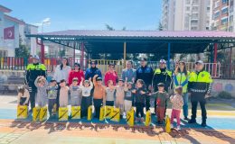Minik Öğrencilere Polislik Mesleği Tanıtıldı