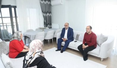 Başkan Akpınar’dan Aileye Hayırlı Olsun Ziyareti