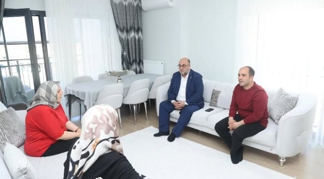 Başkan Akpınar’dan Aileye Hayırlı Olsun Ziyareti