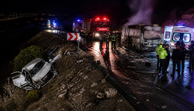 Kahramanmaraş’ta İşçi Servisi ile Otomobil Çarpıştı: 8 Yaralı