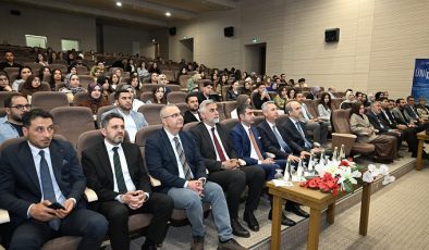 KSÜ’de “Geçmişten Geleceğe Mektuplarla Bir Araya” Projesinin Kapanış Programı Gerçekleştirildi
