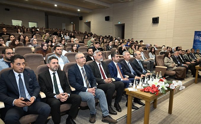 KSÜ’de “Geçmişten Geleceğe Mektuplarla Bir Araya” Projesinin Kapanış Programı Gerçekleştirildi