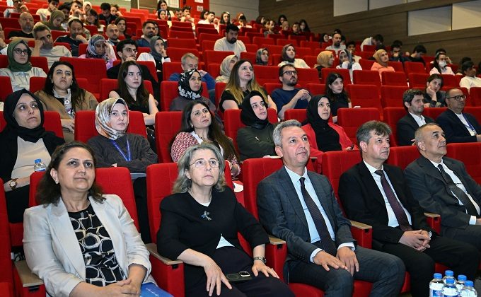 KSÜ’de Otizm Farkındalığına Dikkat Çeken Panel Düzenlendi