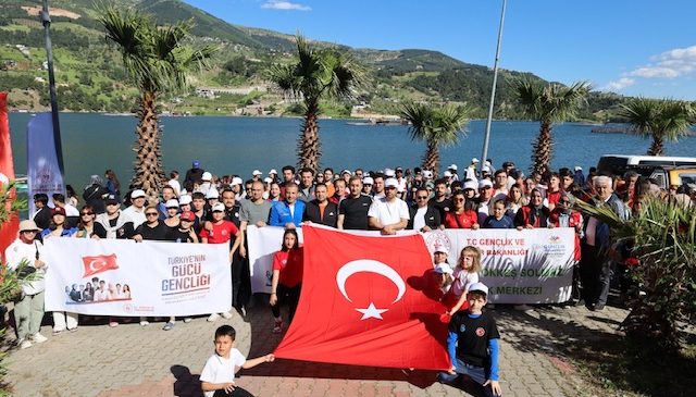 Kılavuzlu’da Gençlik ve Su Sporları Etkinliğine Yoğun İlgi
