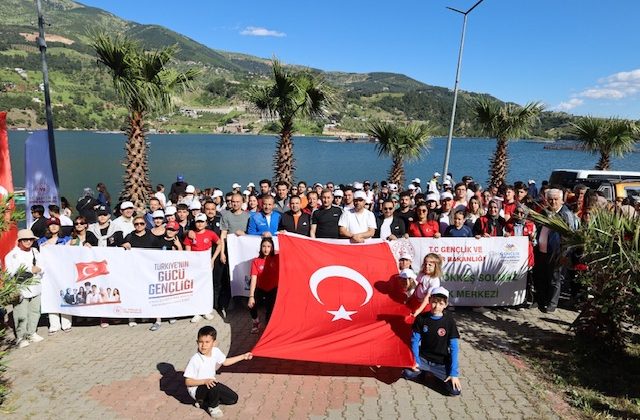 Kılavuzlu’da Gençlik ve Su Sporları Etkinliğine Yoğun İlgi