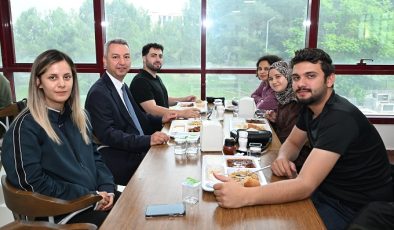 KSÜ Rektörü Prof. Dr. İbrahim Taner Okumuş Öğrencilerle Yemekte Buluştu