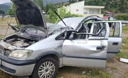 Kahramanmaraş’ta Otomobil Elektrik Direğine Çarptı: 1 Yaralı