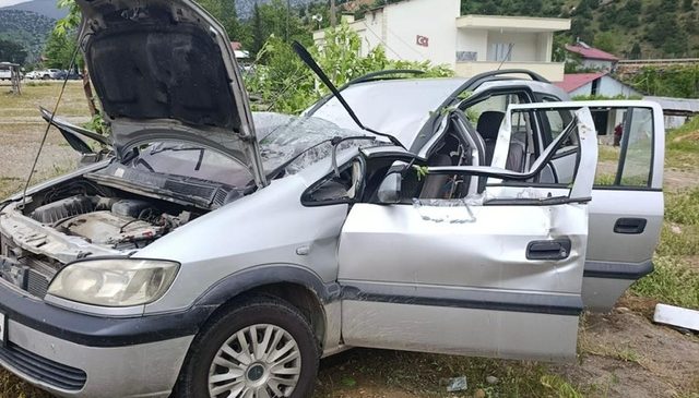 Kahramanmaraş’ta Otomobil Elektrik Direğine Çarptı: 1 Yaralı