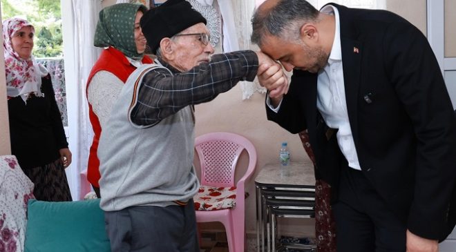 Başkan Toptaş, Kırsal Mahallelerde Vatandaşlarla Buluştu