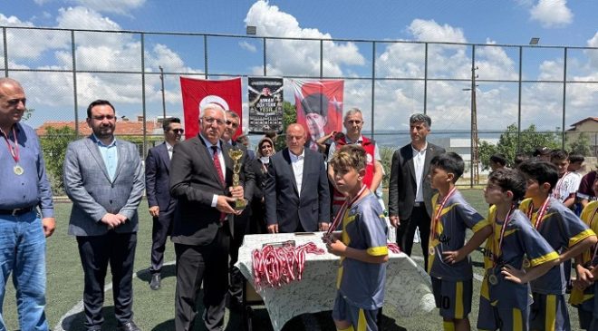 ADNAN GÖKTÜRK YEŞİL ANISINA FUTBOL TURNUVASI DÜZENLENDİ