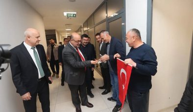 Başkan Akpınar Belediye Personeliyle Bayramlaştı