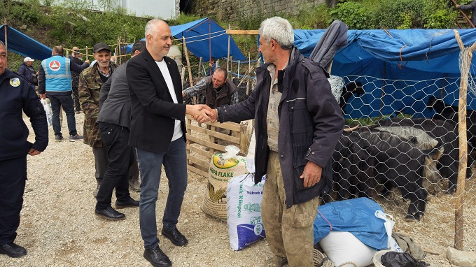Andırın Belediye Başkanı Ahmet Sinan Gökşen’den Kurban Bayramı Mesajı ve Canlı Hayvan Pazarı Ziyareti