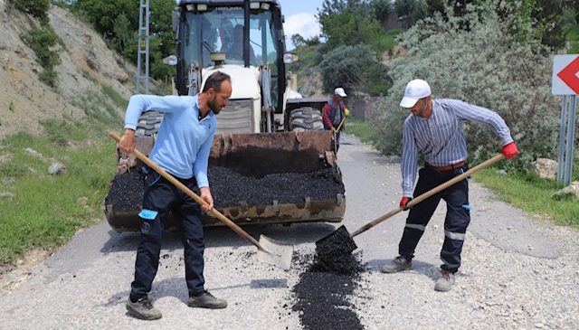 DULKADİROĞLU BELEDİYESİ’NDEN GÖLLÜ MAHALLESİ’NDE ASFALT ÇALIŞMASI