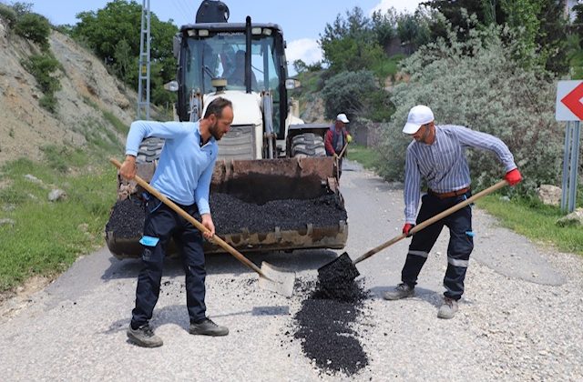 DULKADİROĞLU BELEDİYESİ’NDEN GÖLLÜ MAHALLESİ’NDE ASFALT ÇALIŞMASI