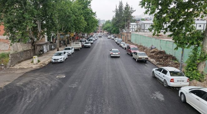 Büyükşehir, Cahit Zarifoğlu Caddesi’nin Asfaltını Baştan Uca Yeniledi