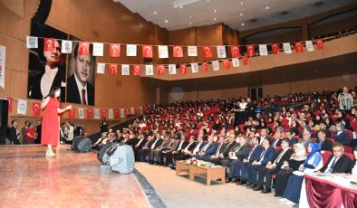GENÇLER KÜRSÜDE YARIŞMASI BAŞLADI