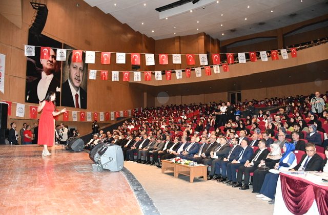 GENÇLER KÜRSÜDE YARIŞMASI BAŞLADI