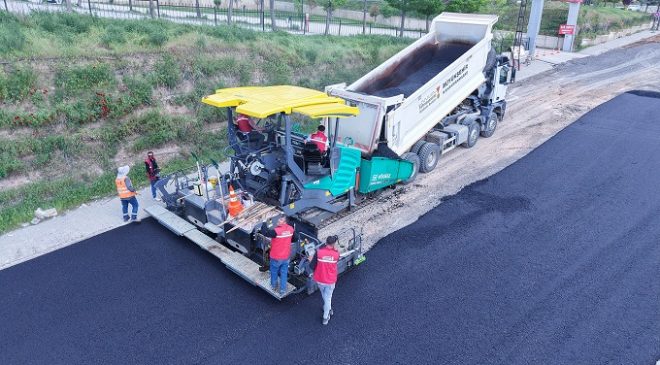 Büyükşehir, Elbistan Devlet Hastanesi Yolunu Sıcak Asfaltla Kaplıyor
