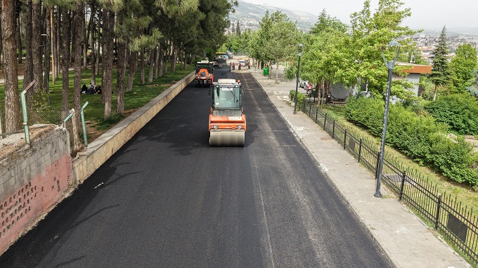 Büyükşehir, Hacı Bayram Veli Mahallesi’nde 31015. Sokak’ı Sıcak Asfaltla Buluşturuyor