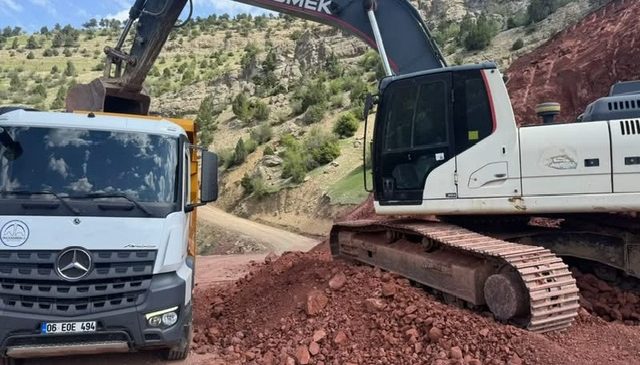 Dulkadiroğlu’nda Yol Çalışmaları Sürüyor